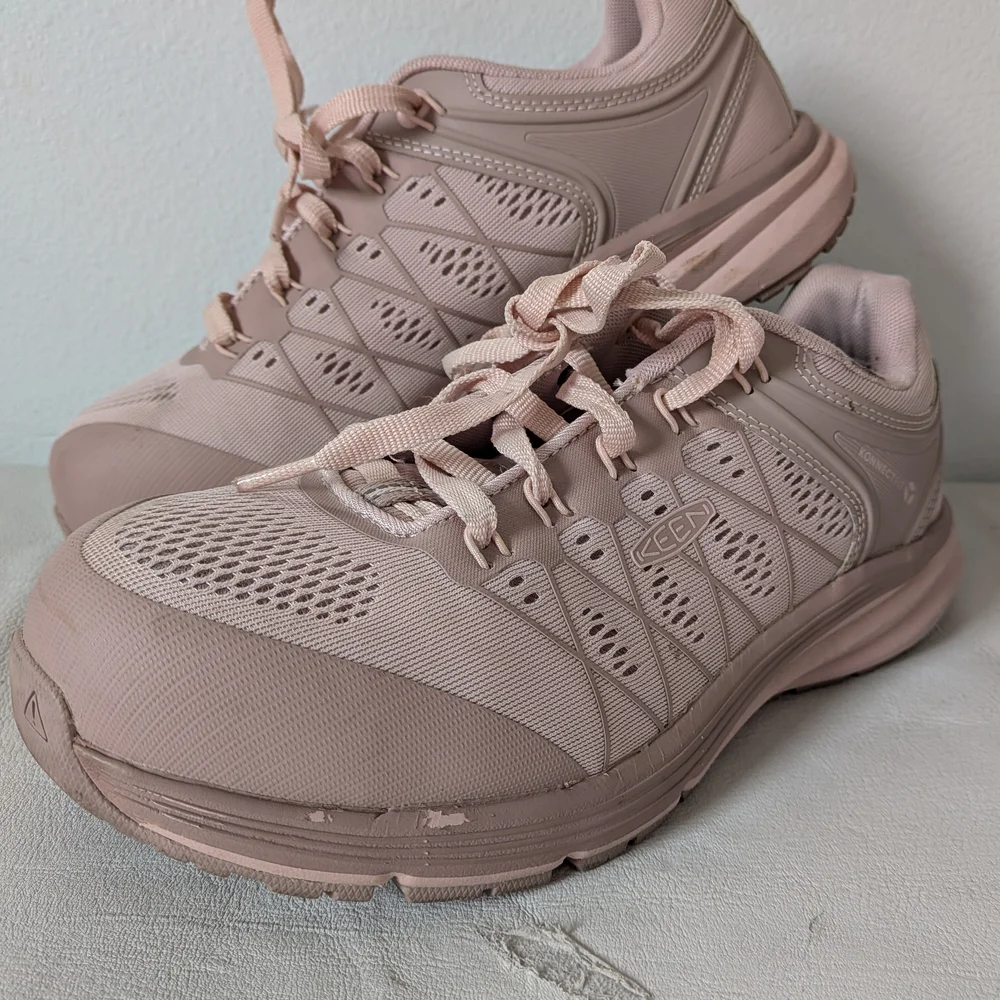 KEEN Women's Athletic Trainer in Dusty Rose - Picture 1 of 6